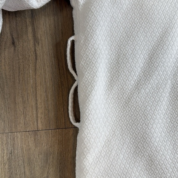 White Spa Robe with Embroidered Logo - Picture 6 of 12